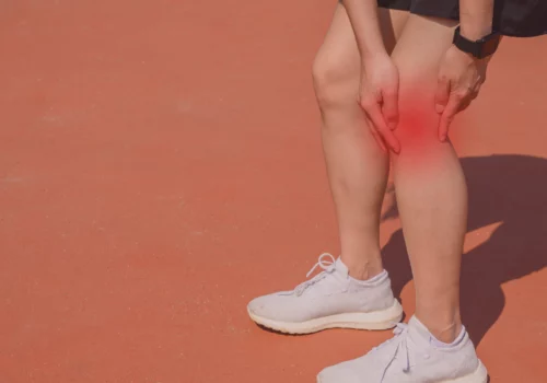 Douleurs-aux-genoux-comprendre_-soulager-et-prévenir-le-syndrome-de-l’essuie-glace-1